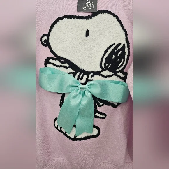 New Pink Snoopy Peanuts Cute Bow Valentines Sweater Size MEDIUM - Picture 2 of 6
